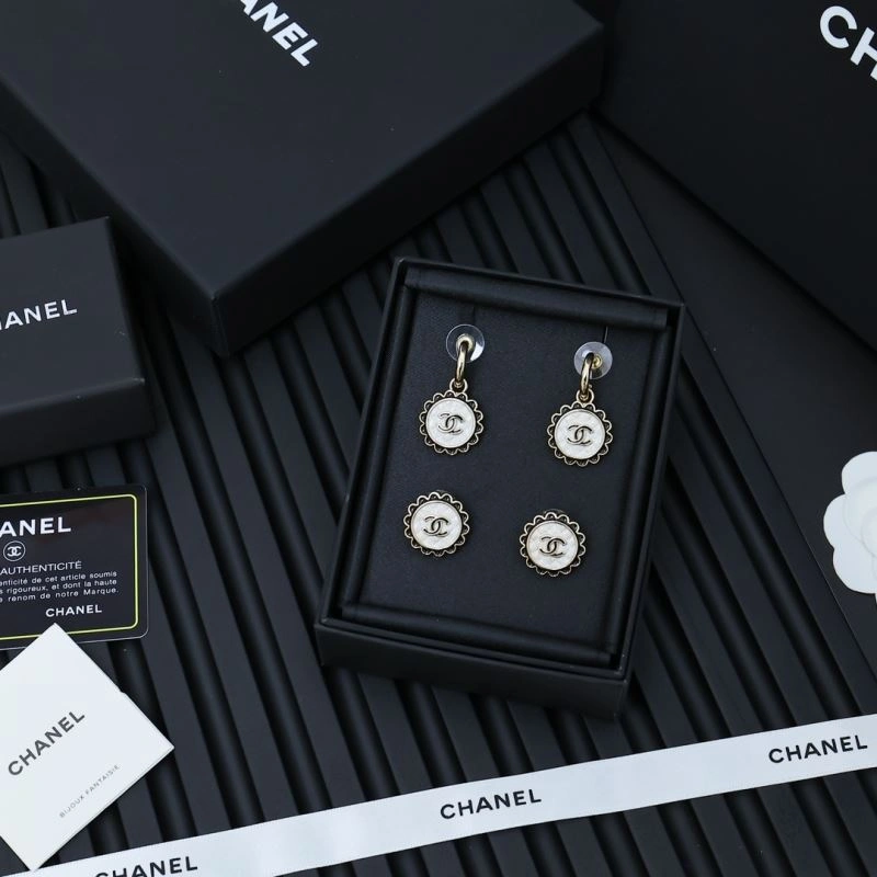 RelaxedFit Chanel Earrings 229897