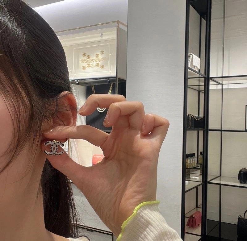 Timeless Chanel Earrings 230013