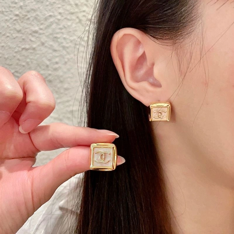 Chanel Earrings Trendy 229869