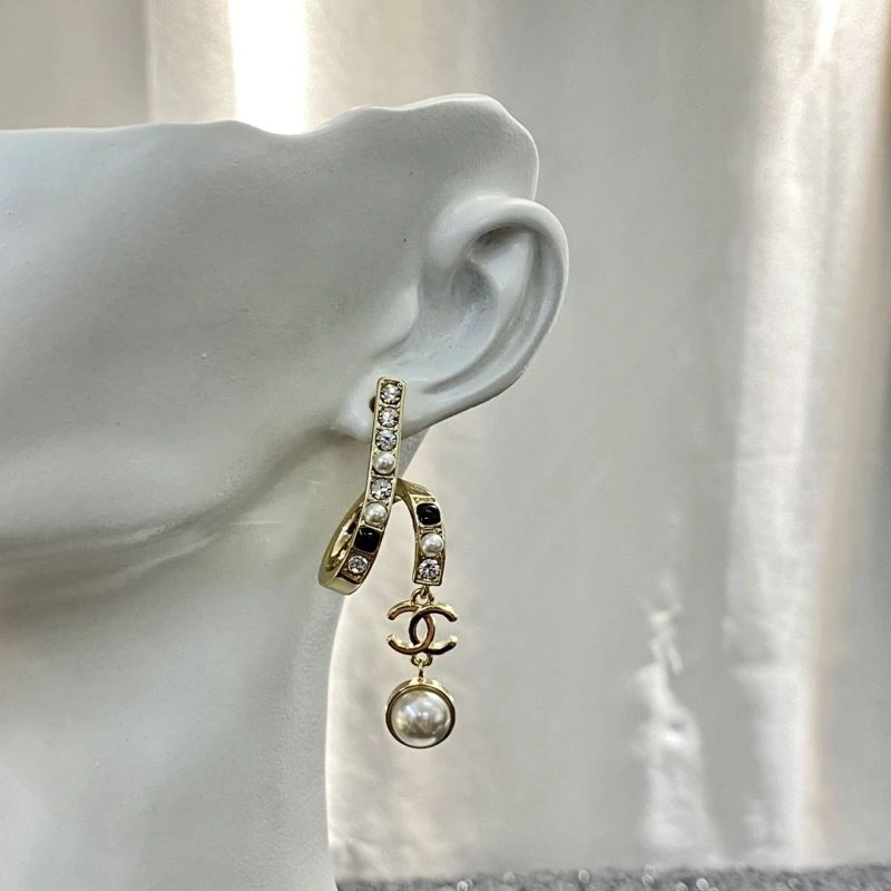 Chanel Earrings Trendsetting 229882