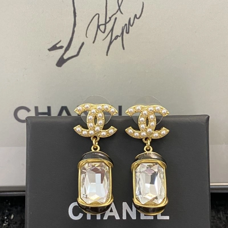 Popular Chanel Earrings 229825