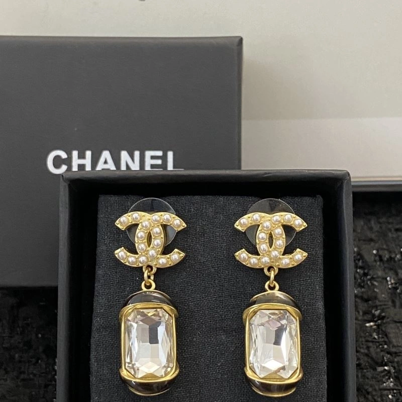 Popular Chanel Earrings 229825