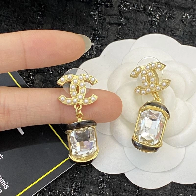 Popular Chanel Earrings 229825
