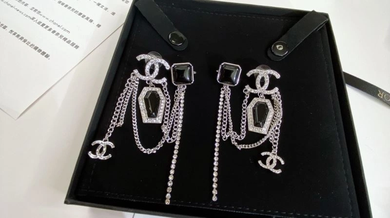 Timeless Chanel Earrings 229818