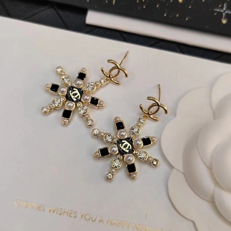 Chanel Earrings Comfortable 229925