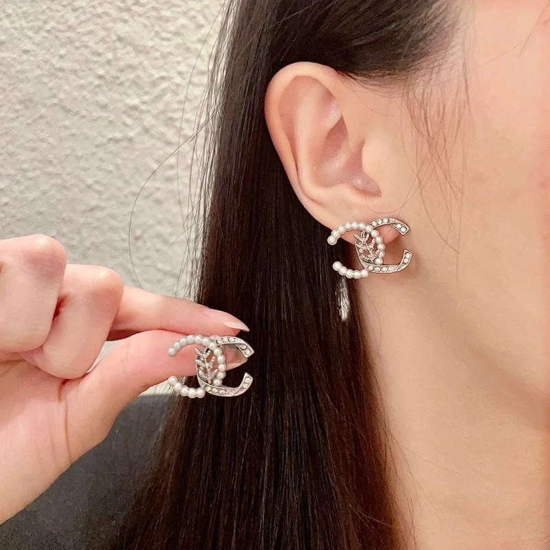Neat Chanel Earrings 229812