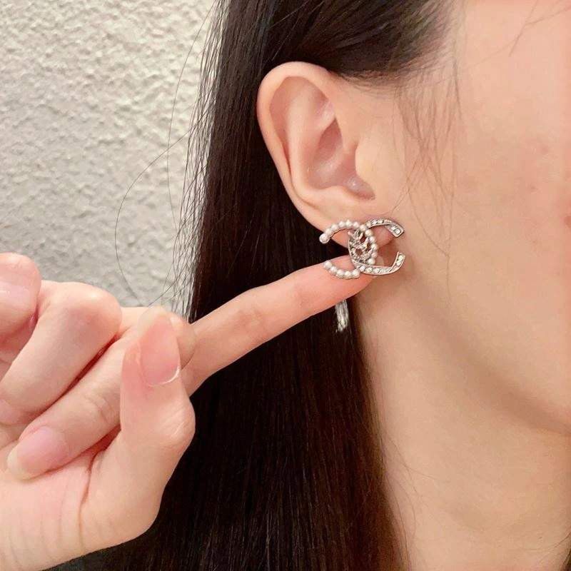 Neat Chanel Earrings 229812