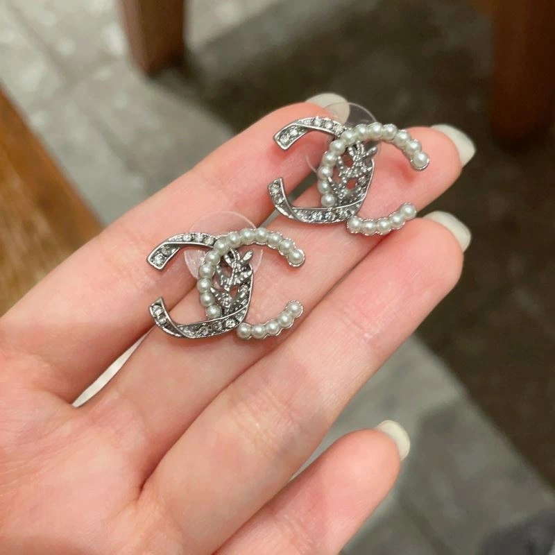 Neat Chanel Earrings 229812
