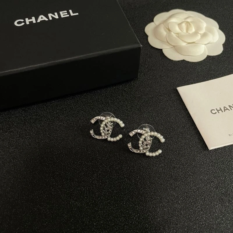 Neat Chanel Earrings 229812