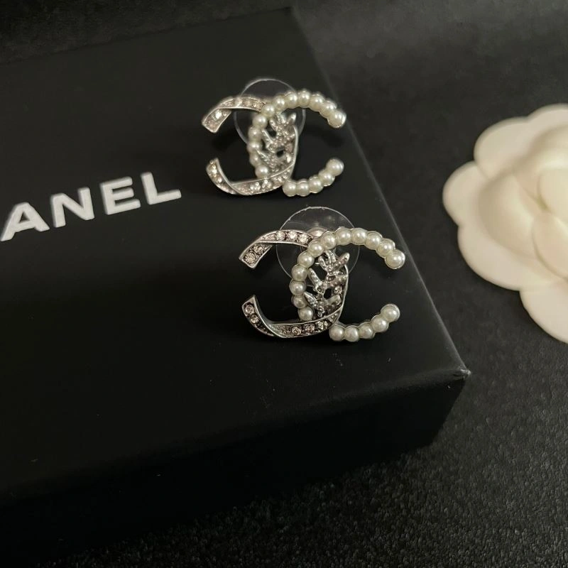 Neat Chanel Earrings 229812