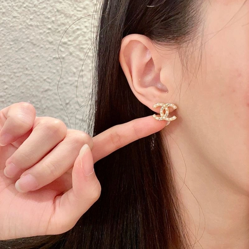 HighPerformance Chanel Earrings 229830