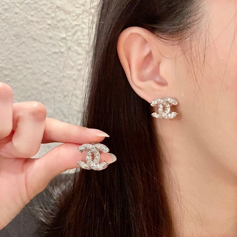 Chanel Earrings Durable 229800