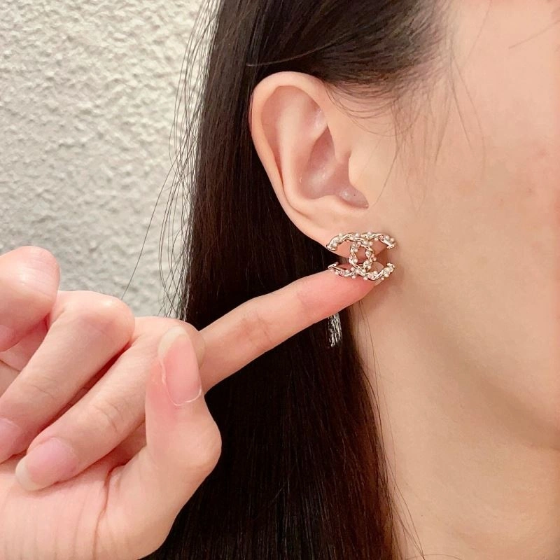 Chanel Earrings Versatile 229834