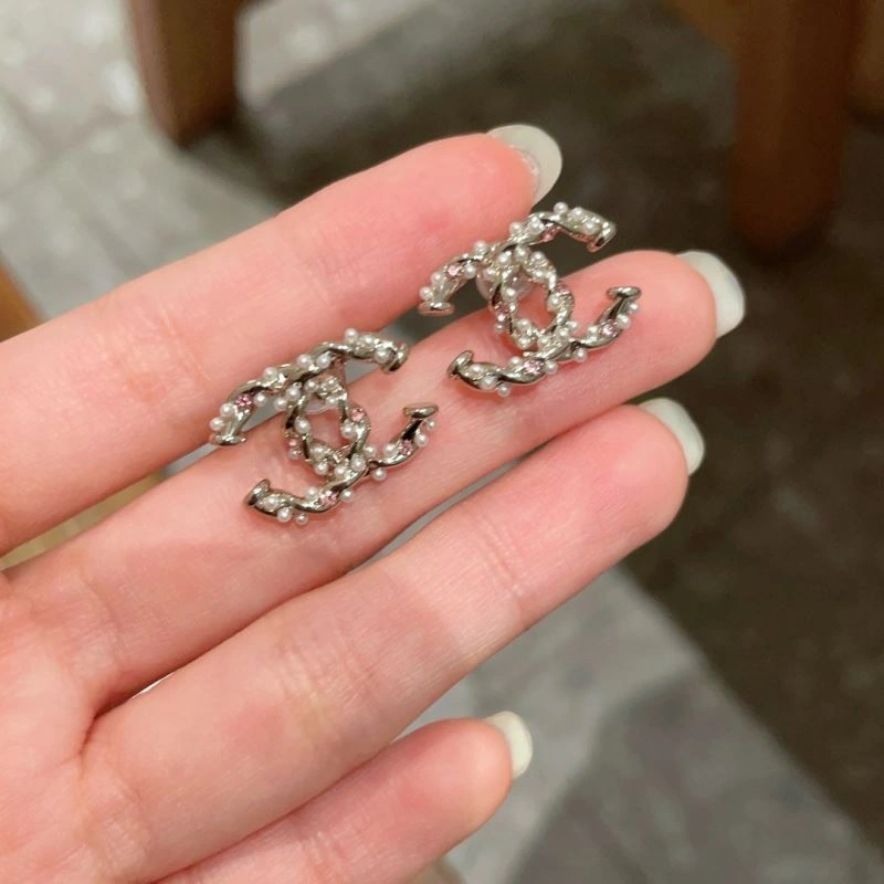 Chanel Earrings Versatile 229834