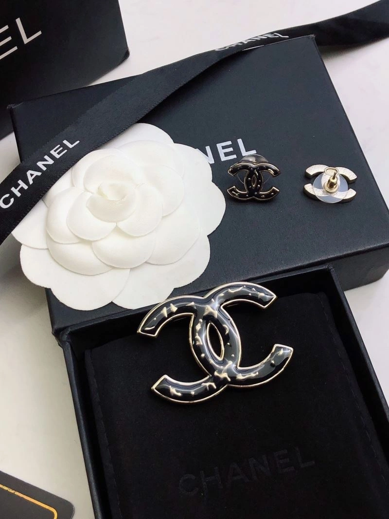 Resilient Chanel Earrings 229810