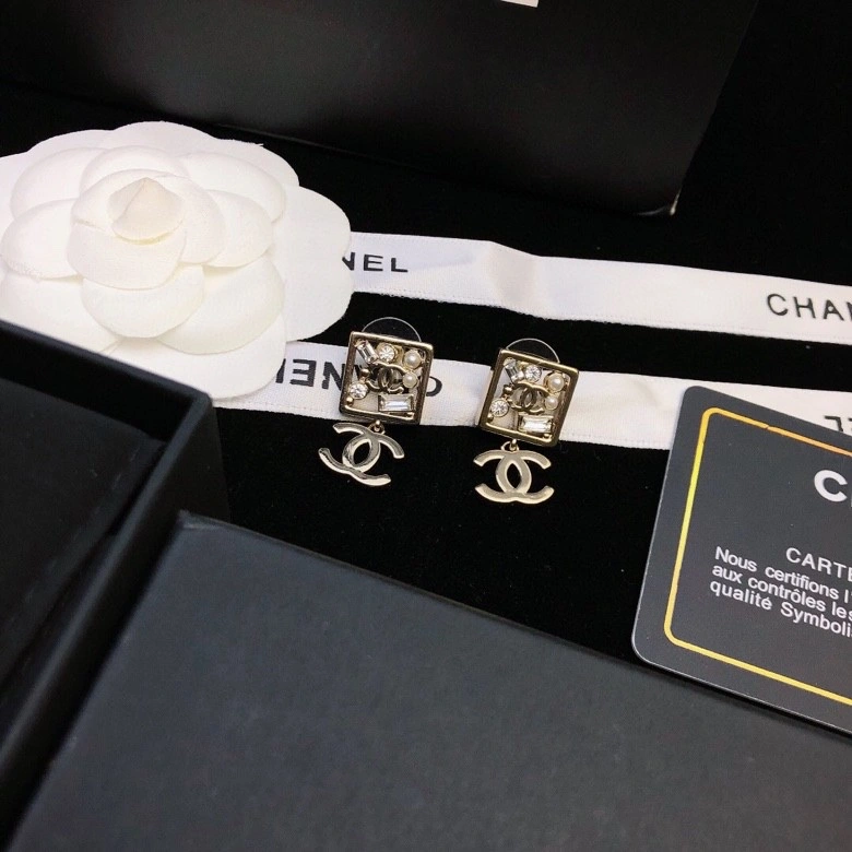 Unique Chanel Earrings 229764