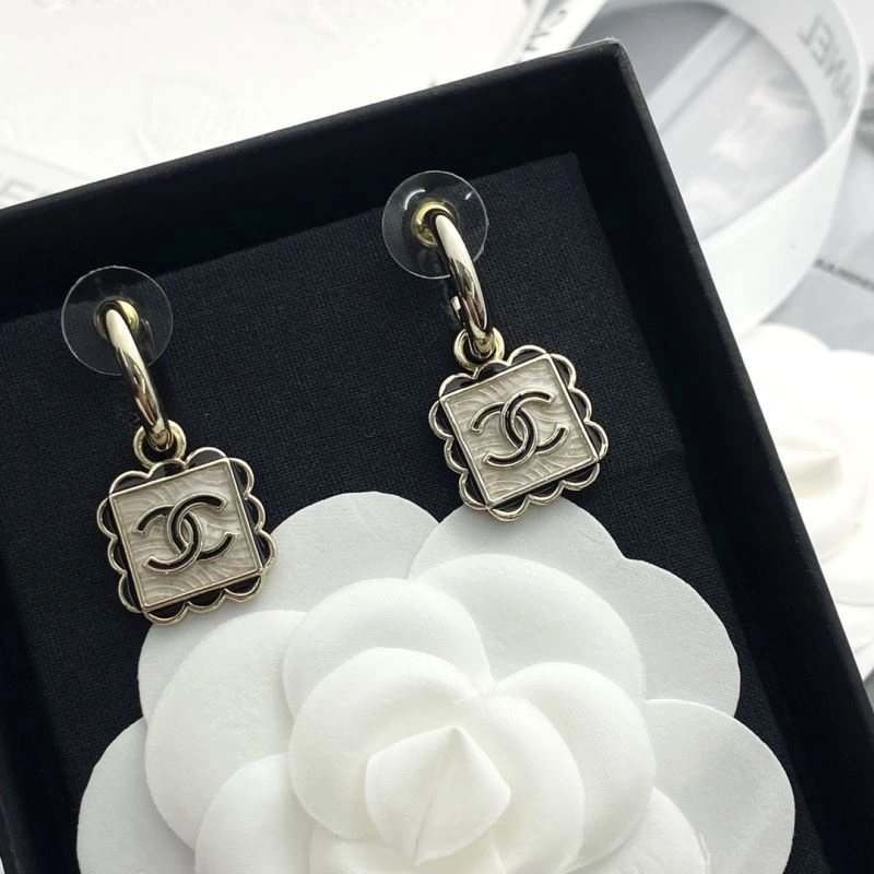 Unisex Chanel Earrings 229730
