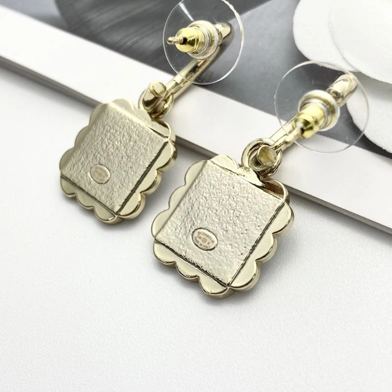 Unisex Chanel Earrings 229730