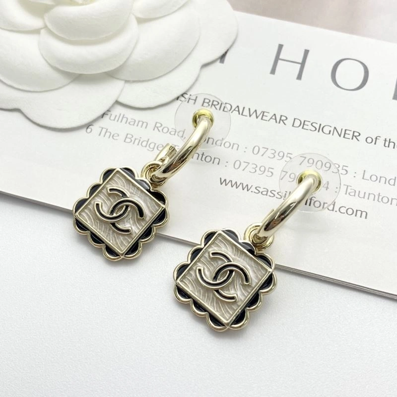 Unisex Chanel Earrings 229730