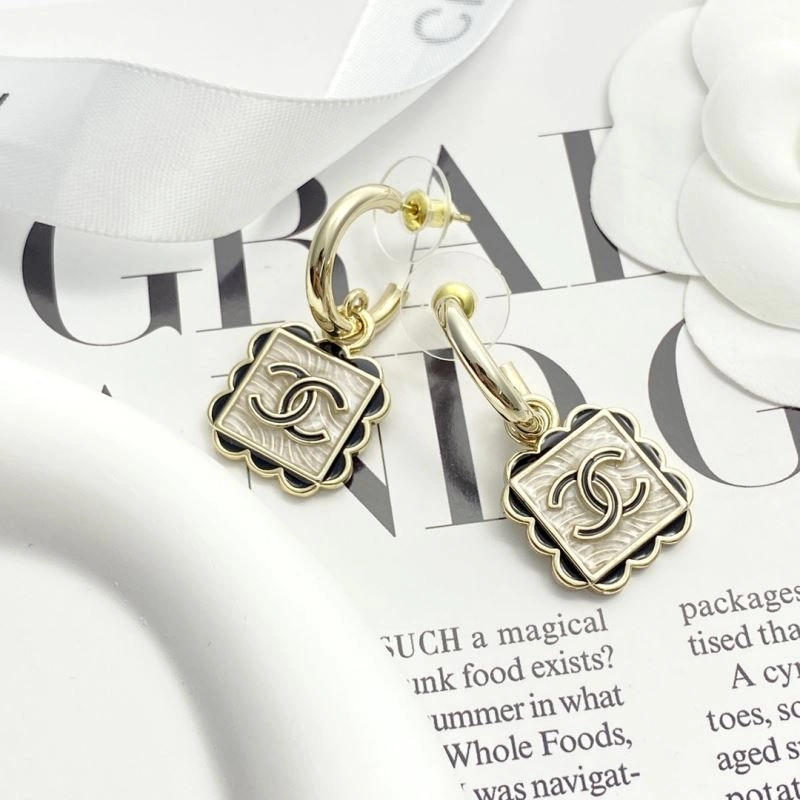 Unisex Chanel Earrings 229730