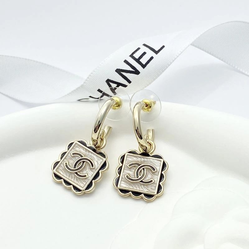 Unisex Chanel Earrings 229730