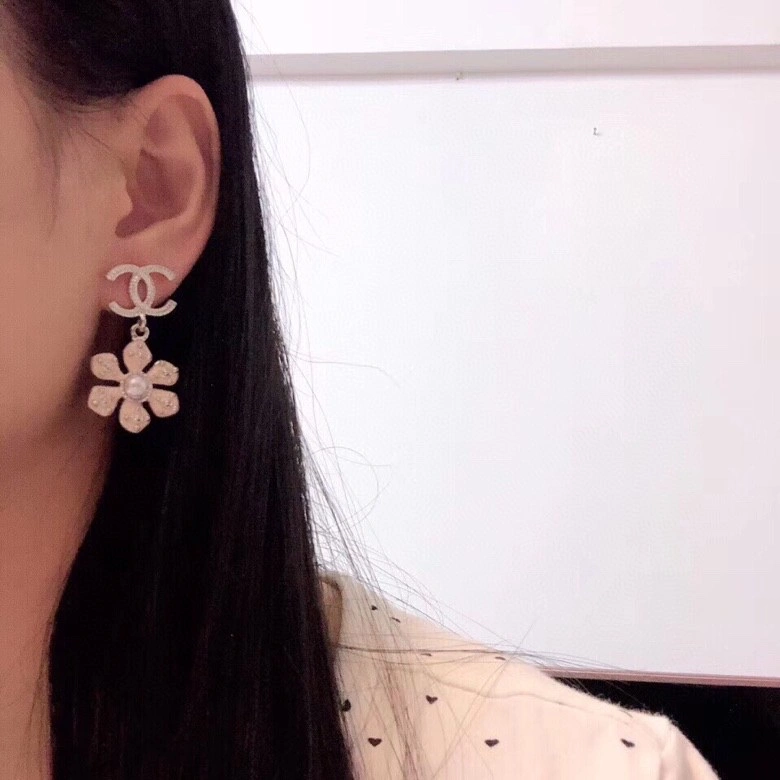 Chanel Earrings Durable 229737