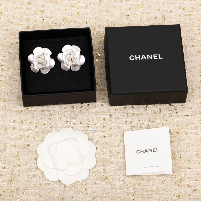 Sleek Chanel Earrings 229709