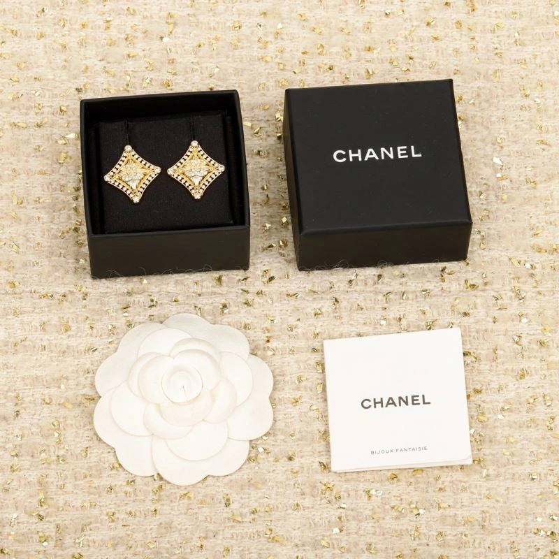 Chanel Earrings Vibrant 229731