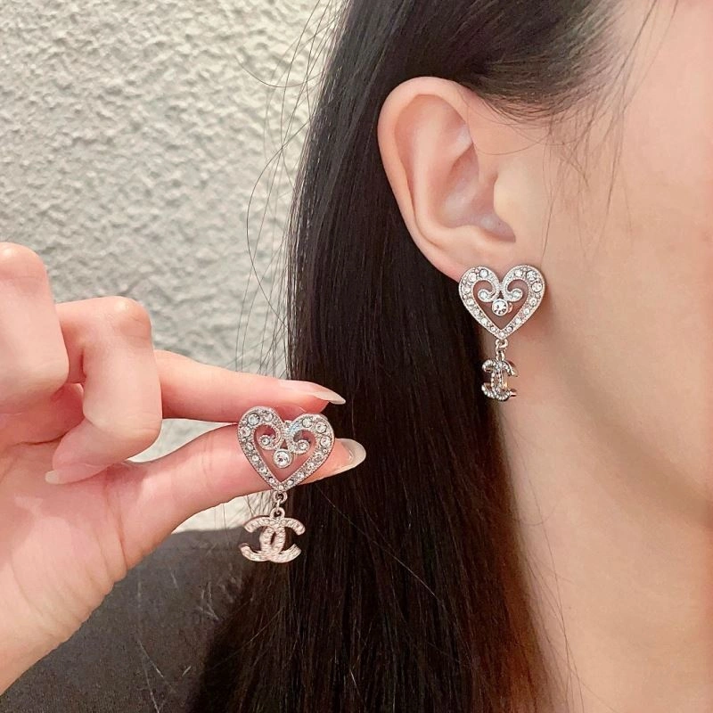 Compact Chanel Earrings 229685