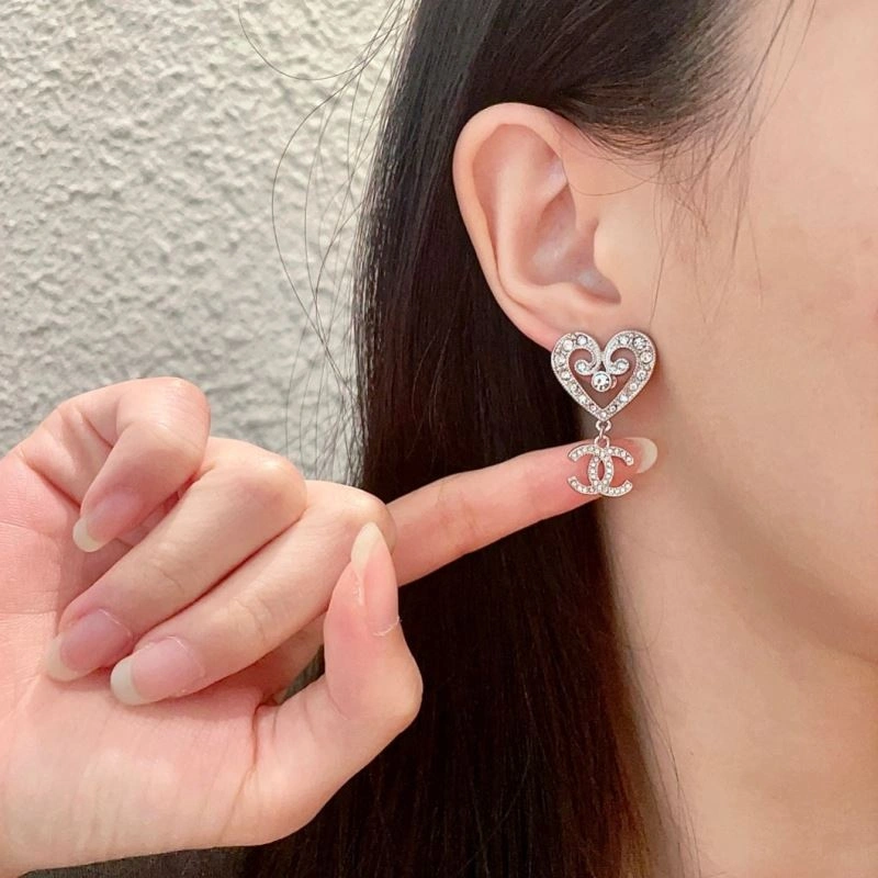Compact Chanel Earrings 229685