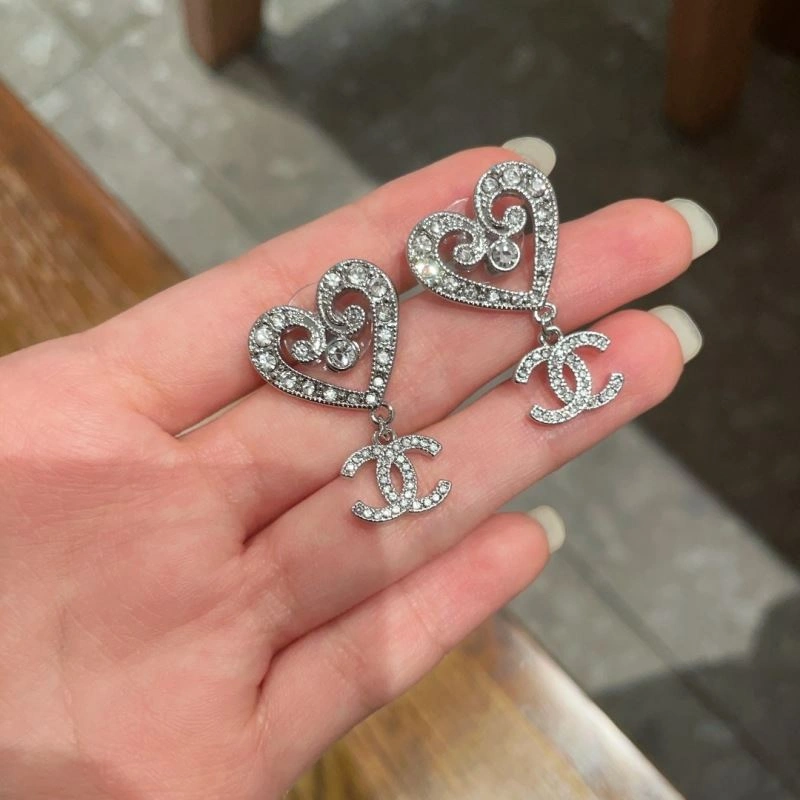 Compact Chanel Earrings 229685