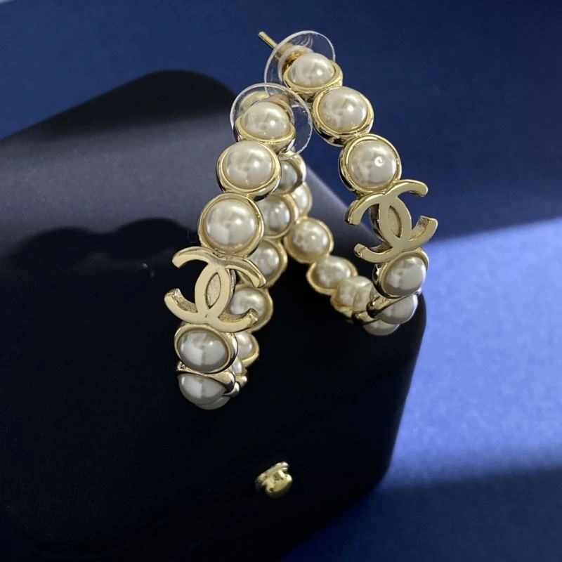 Chanel Earrings Comfortable 229660