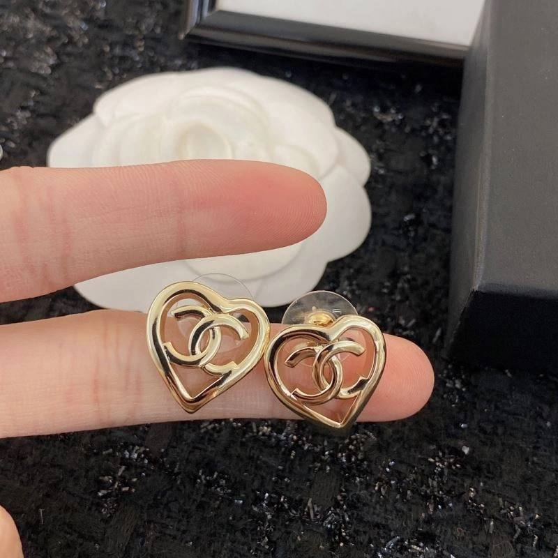 Chic Chanel Earrings 229217