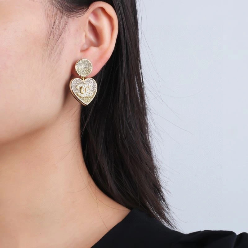Compact Chanel Earrings 229220