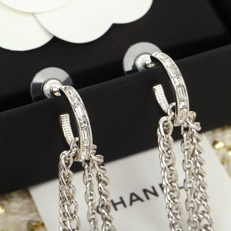 Effortless Chanel Earrings 229097