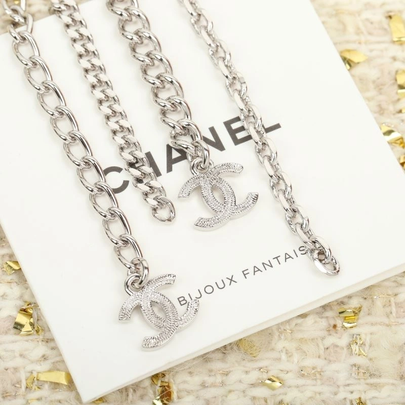 Effortless Chanel Earrings 229097