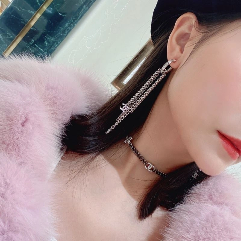 Effortless Chanel Earrings 229097