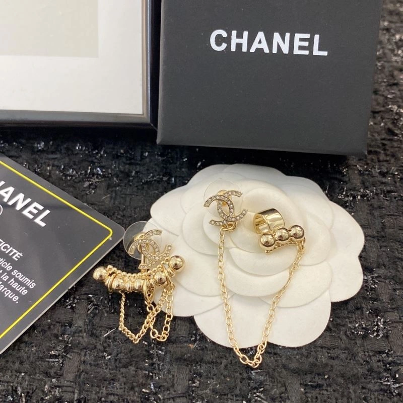 Chanel Earrings Compact 229085