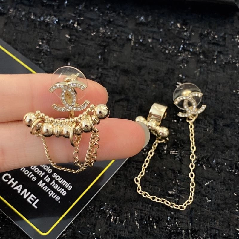 Chanel Earrings Compact 229085