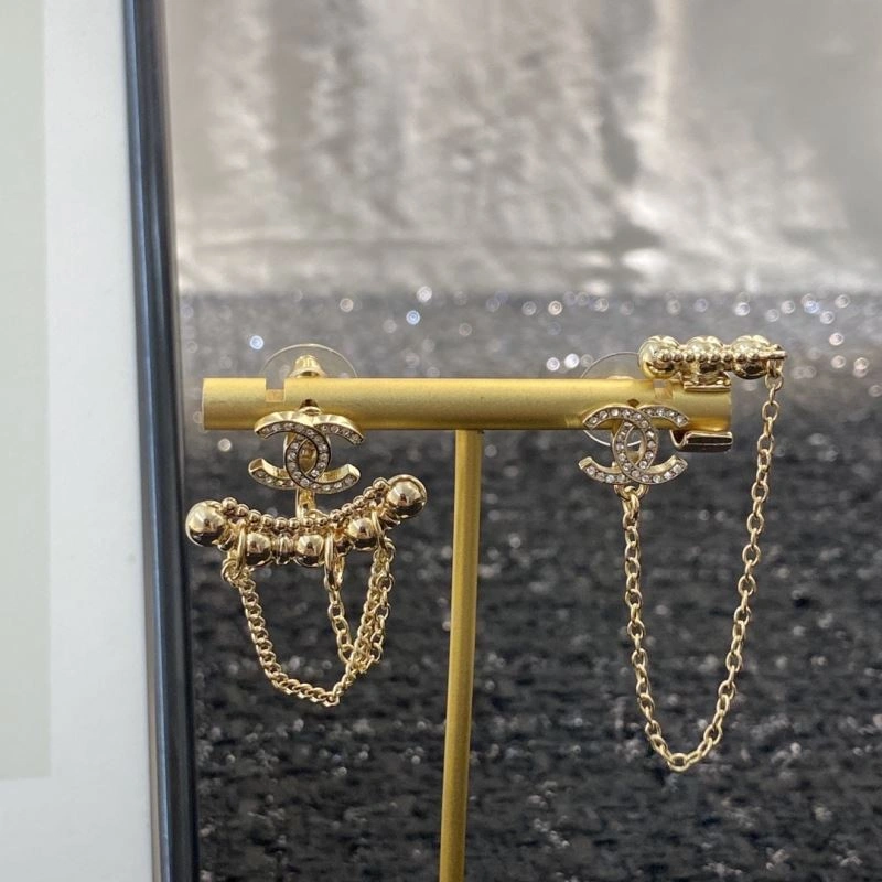 Chanel Earrings Compact 229085