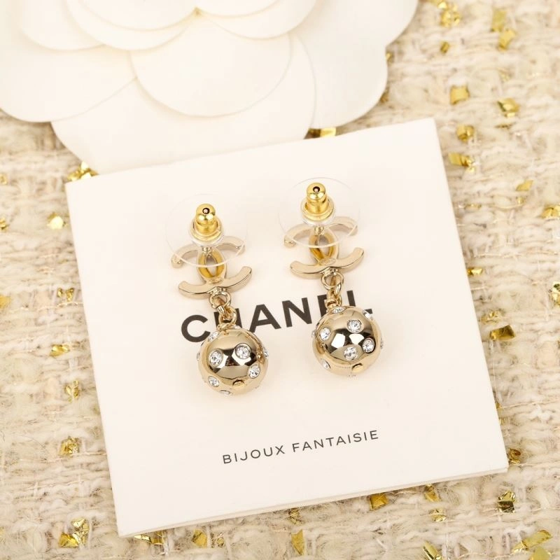 Sleek Chanel Earrings 229076