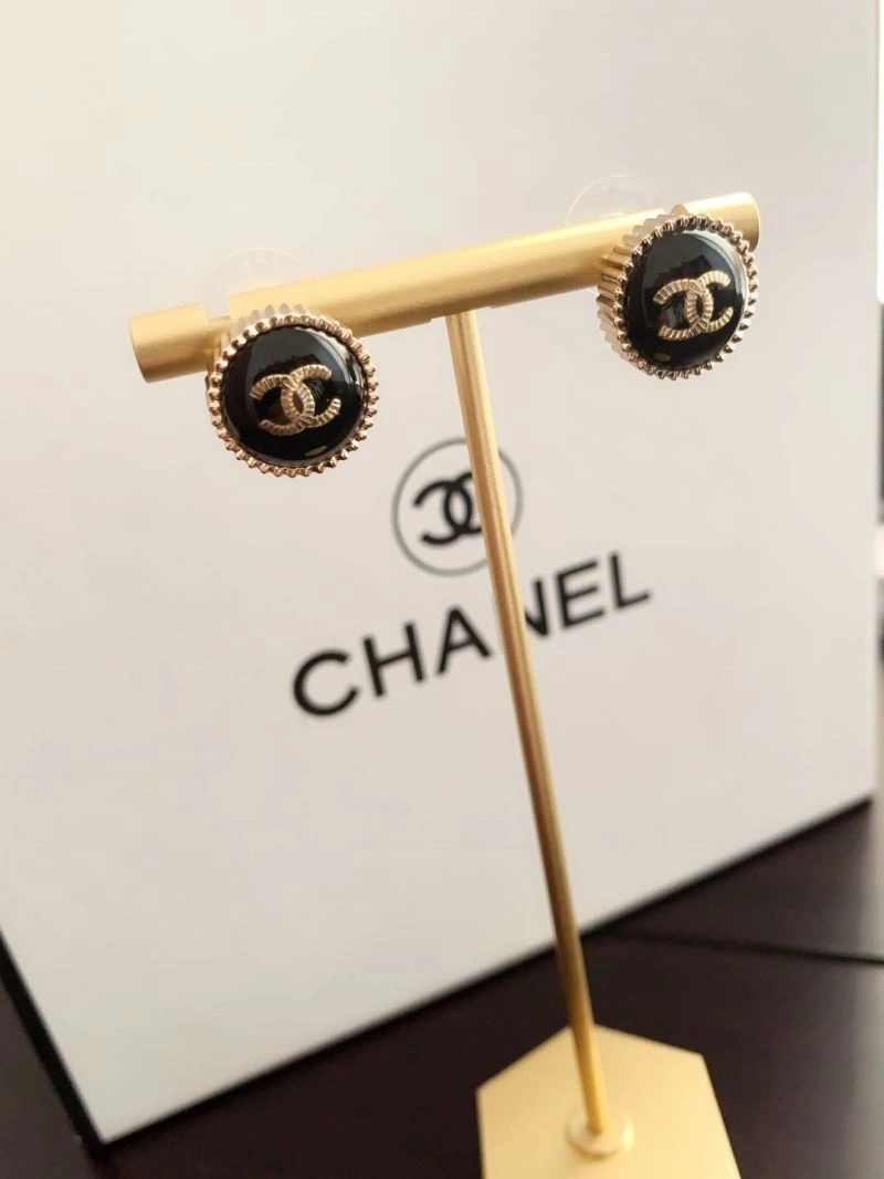 Effortless Chanel Earrings 229144
