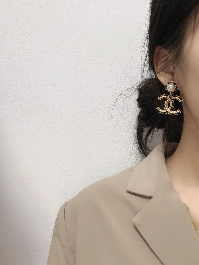 Chanel Earrings Compact 229056