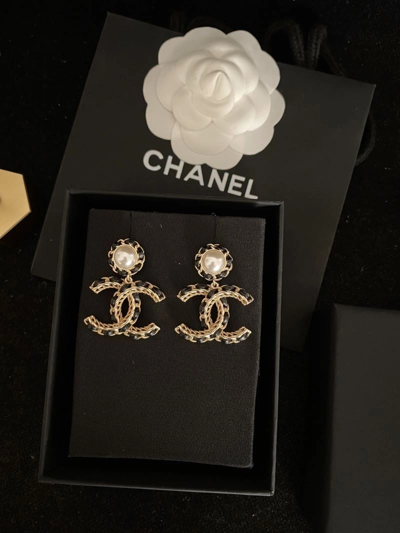 Chanel Earrings Compact 229056