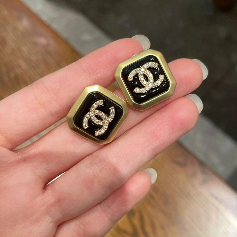 Refined Chanel Earrings 229047