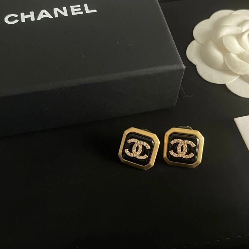 Refined Chanel Earrings 229047
