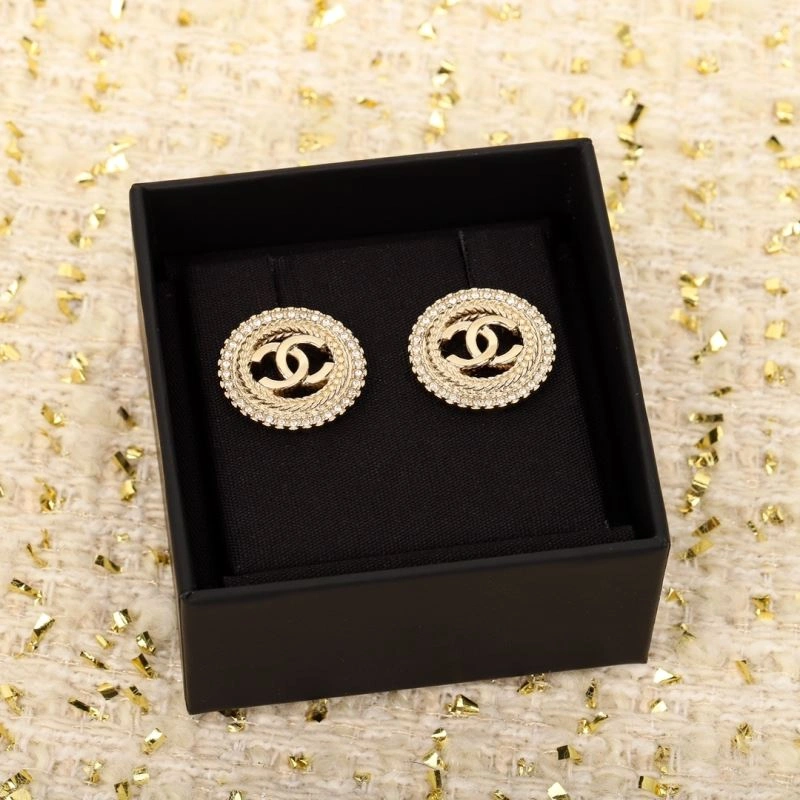 Chanel Earrings Versatile 229026