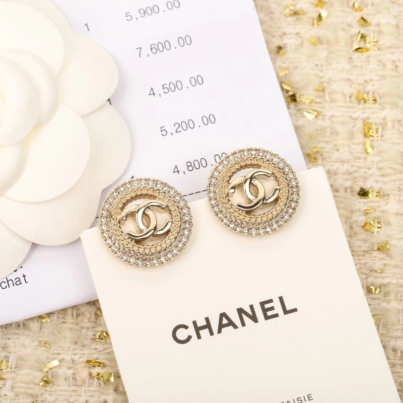 Chanel Earrings Versatile 229026