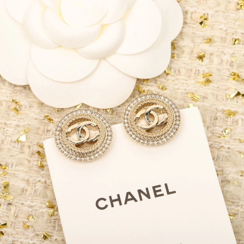 Chanel Earrings Versatile 229026