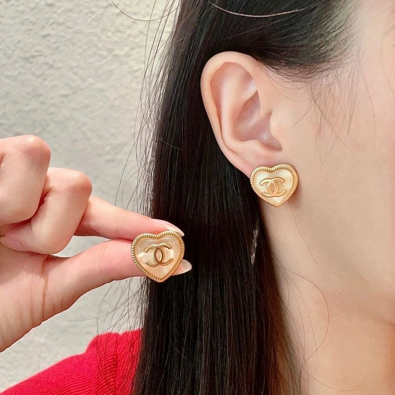 Chanel Earrings Affordable 229003